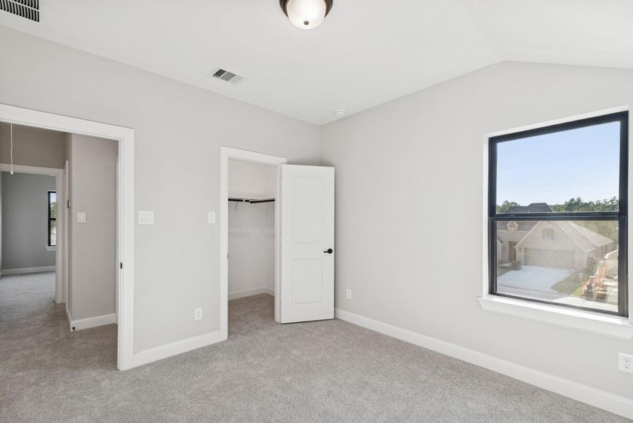 Spacious, unfurnished interior of a new home in Kresston, Montgomery (Image 29).