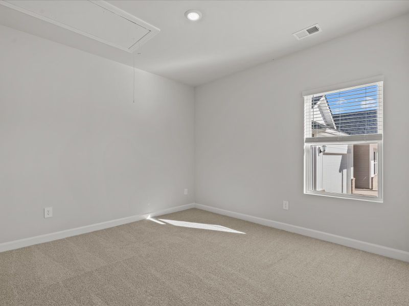 Spacious, unfurnished interior of a new home in Vickery Station, Woodruff (Image 17).