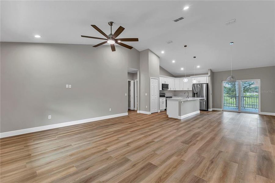 Spacious, unfurnished interior of a new home in , Orange City (Image 10).