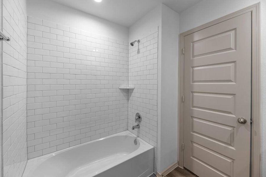 Furnished interior view inside a new home in Springwood, Beaumont (Image 14).