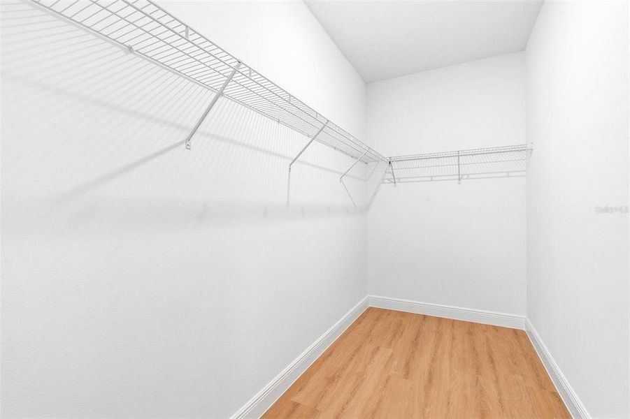 Spacious, unfurnished interior of a new home in , Ocala (Image 25).