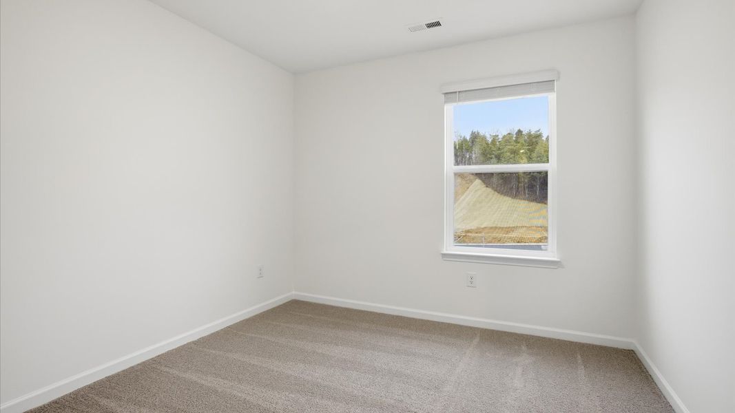 Spacious, unfurnished interior of a new home in Cherokee Crossing, Kodak (Image 20).