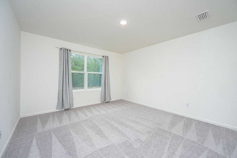 Spacious, unfurnished interior of a new home in Dawson Branch, Summerville (Image 19).