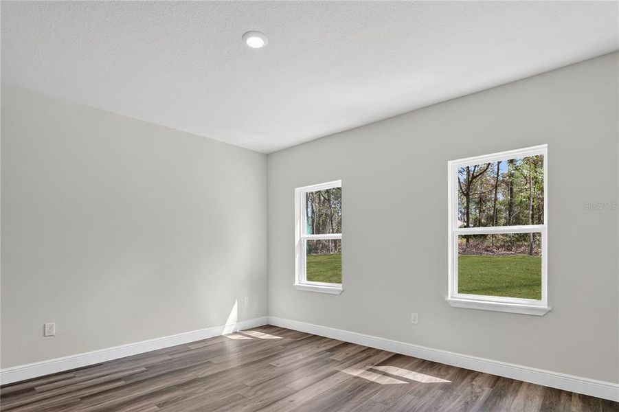 Spacious, unfurnished interior of a new home in , Citrus Springs (Image 19).