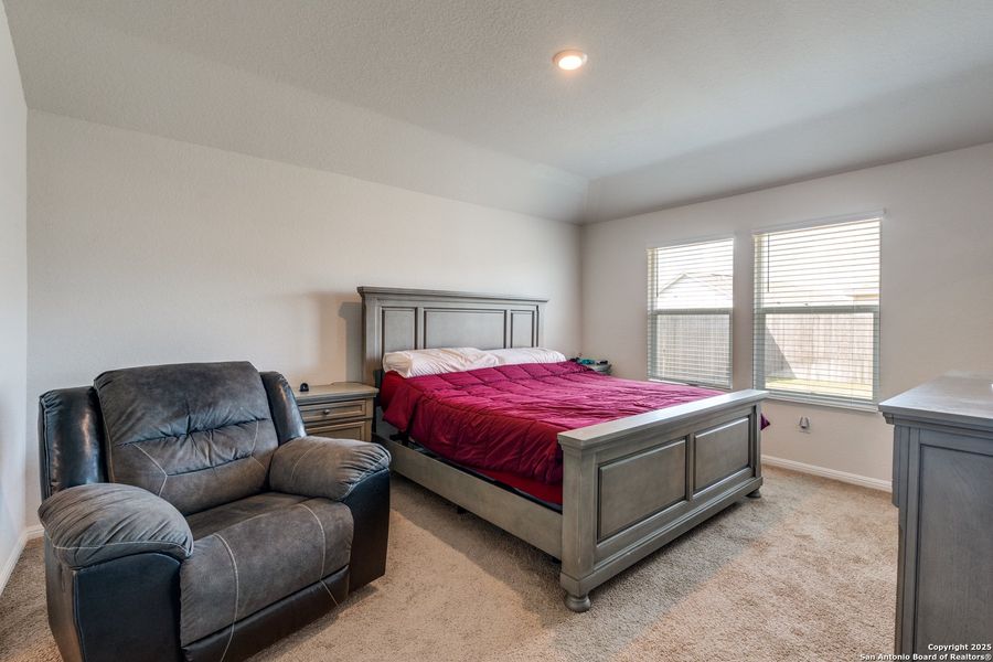 Furnished interior view inside a new home in Heather Glen, New Braunfels (Image 24).