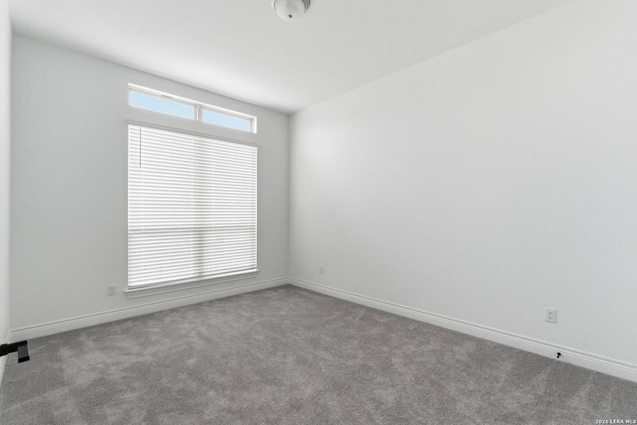 Spacious, unfurnished interior of a new home in Davis Ranch, San Antonio (Image 12).