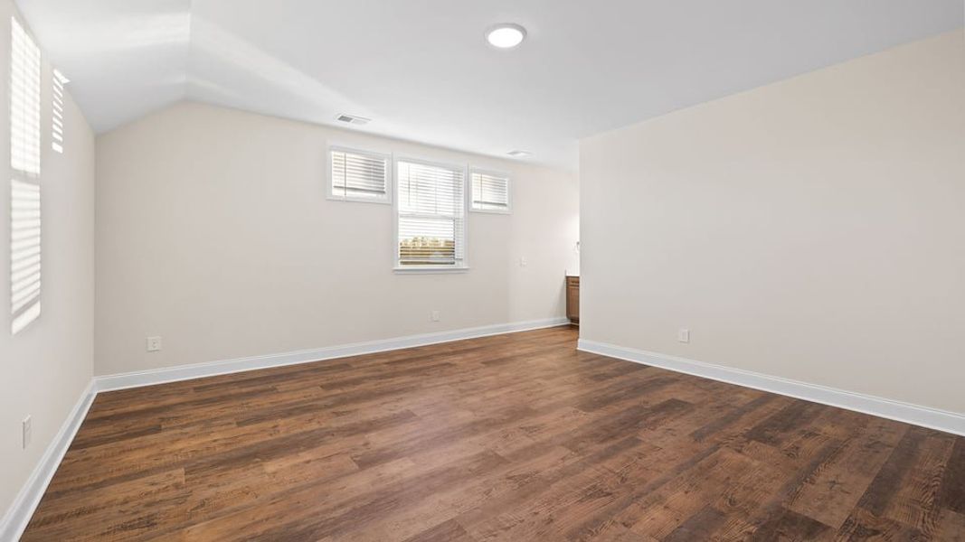 Spacious, unfurnished interior of a new home in Bentley Manor, Greer (Image 33).