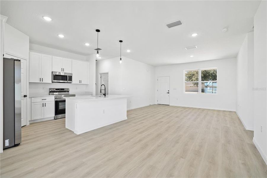 Spacious, unfurnished interior of a new home in , Poinciana (Image 13).