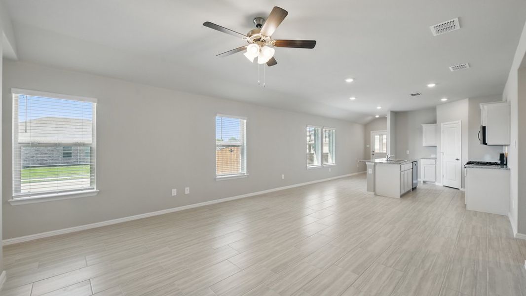 Spacious, unfurnished interior of a new home in Springhill South, Boyd (Image 19).