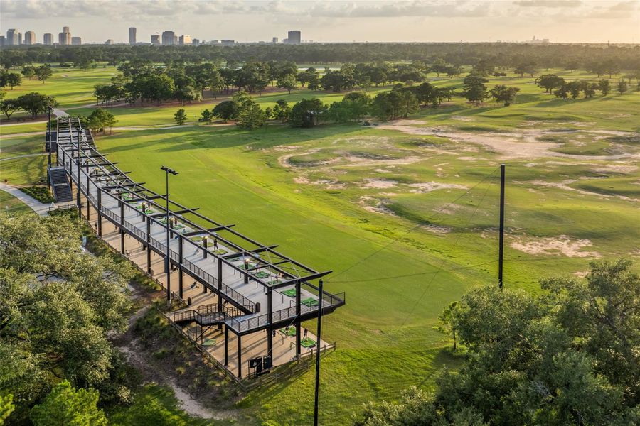 Memorial Park in Houston is a 1,500-acre urban park offering walking and running trails, picnic areas, a golf course, and the Clay Family Eastern Glades for relaxation. It is one of the largest municipal parks in the U.S., located near downtown, and features abundant green spaces and a variety of wildlife. While general access is free, certain facilities like the golf course and swimming pool have separate fees.
