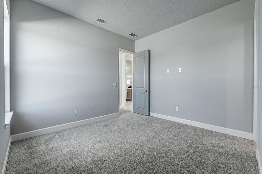 Bedroom 3 w/Ensuite Bathroom Bedroom 3 w/Ensuite Bathroom