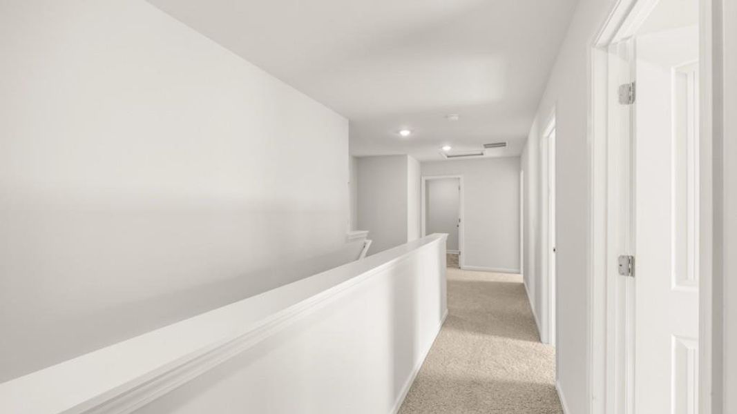 Spacious, unfurnished interior of a new home in Thompson Ridge, Dallas (Image 17).