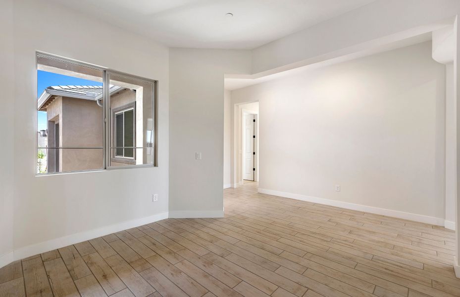 Spacious, unfurnished interior of a new home in Vistoso Canyon Estates, Oro Valley (Image 28).