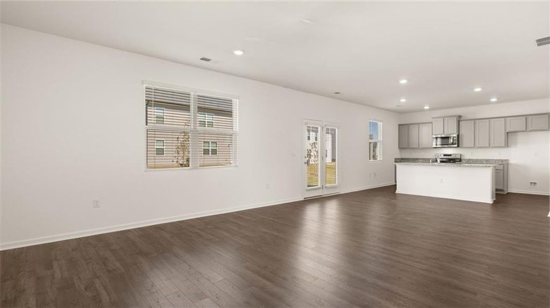 Spacious, unfurnished interior of a new home in Poplar Preserve, Newnan (Image 38).