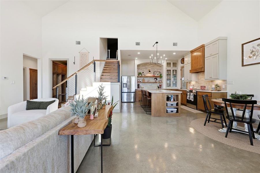 Furnished interior view inside a new home in , Lipan (Image 6).