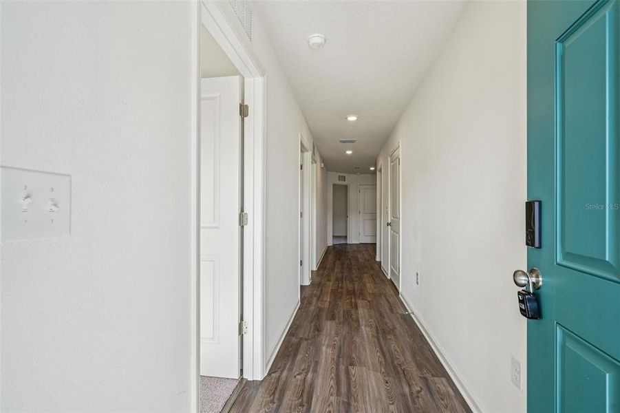 Spacious, unfurnished interior of a new home in Marion Oaks, Ocala (Image 15).