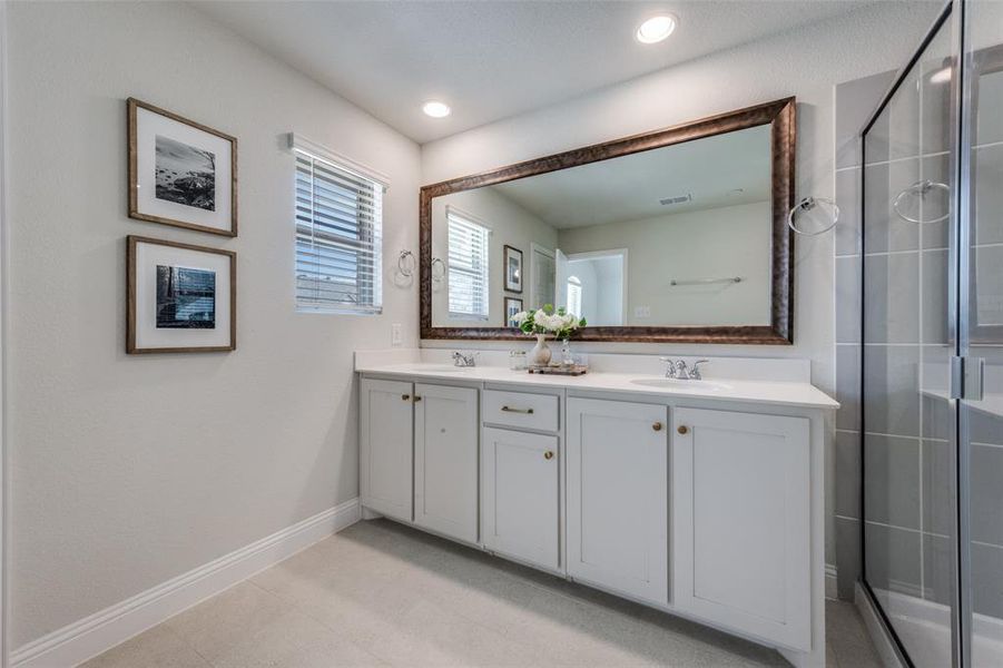 Furnished interior view inside a new home in , Corinth (Image 19).