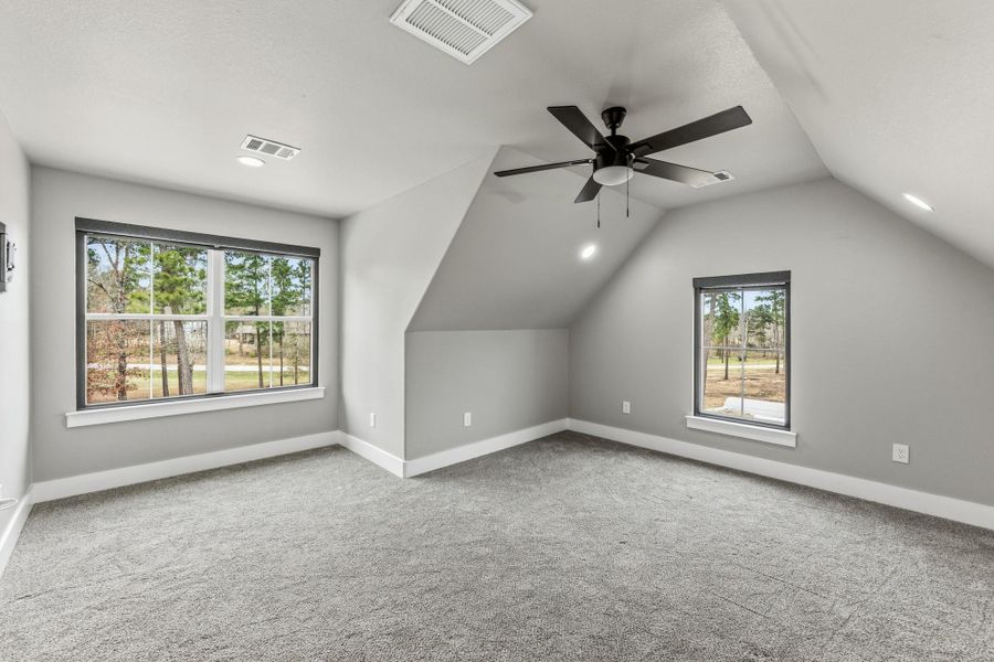 Spacious, unfurnished interior of a new home in , Huntsville (Image 22).