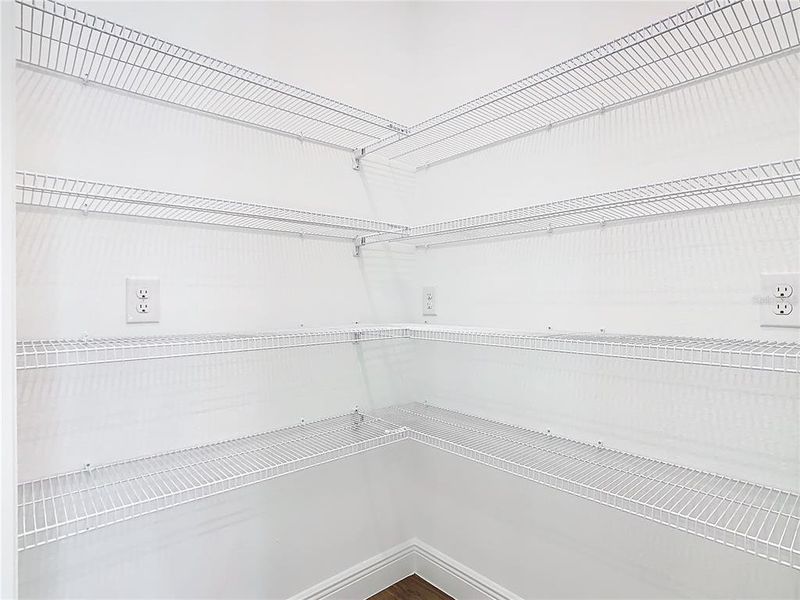 Spacious, unfurnished interior of a new home in , Winter Garden (Image 17).