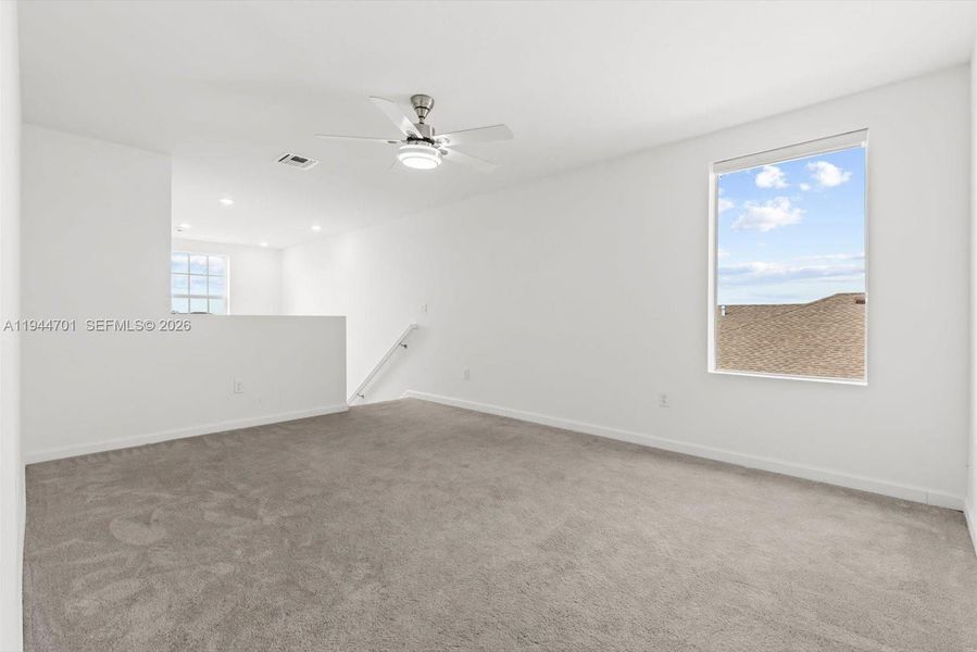 Spacious, unfurnished interior of a new home in , Fort Pierce (Image 28).