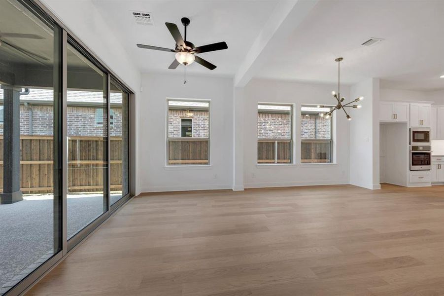 Spacious, unfurnished interior of a new home in Elements at Viridian - Signature Series, Arlington (Image 18).