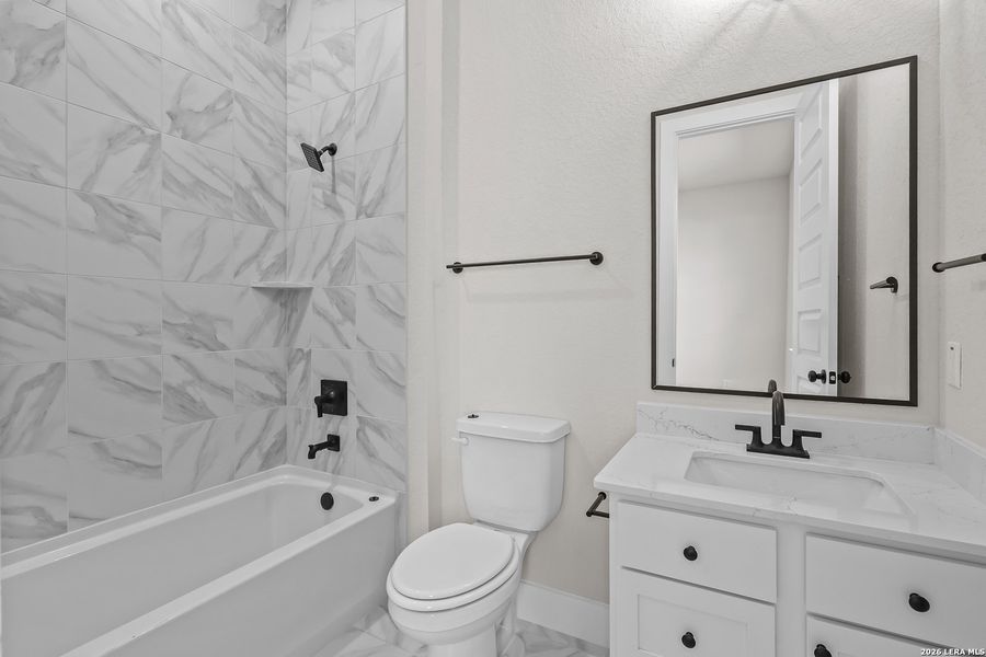 Furnished interior view inside a new home in Homestead, Schertz (Image 7).