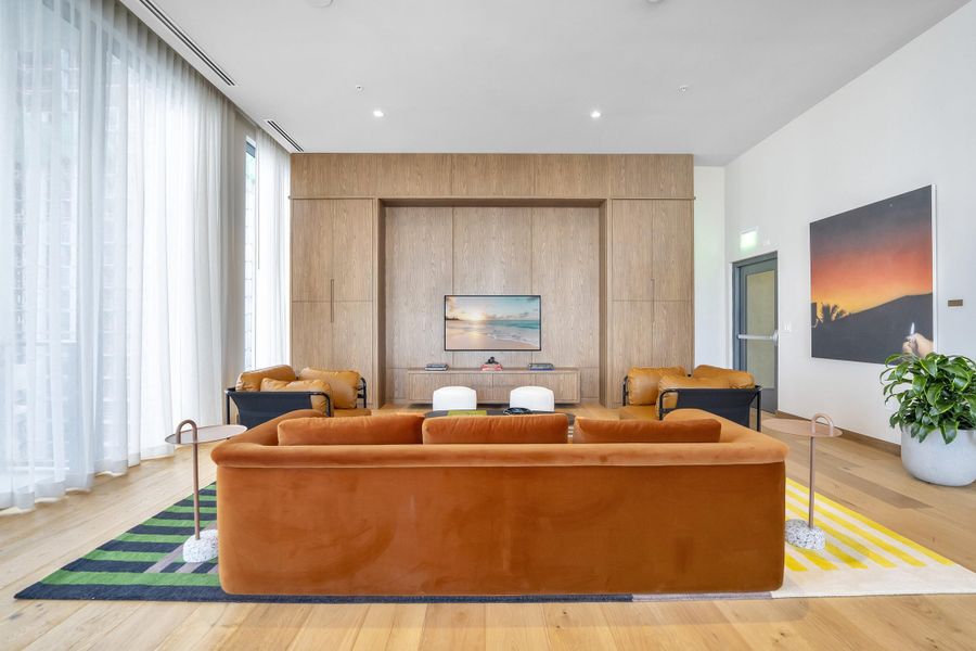 003_trevisuality_11_ne_6th_st_2201-3_186