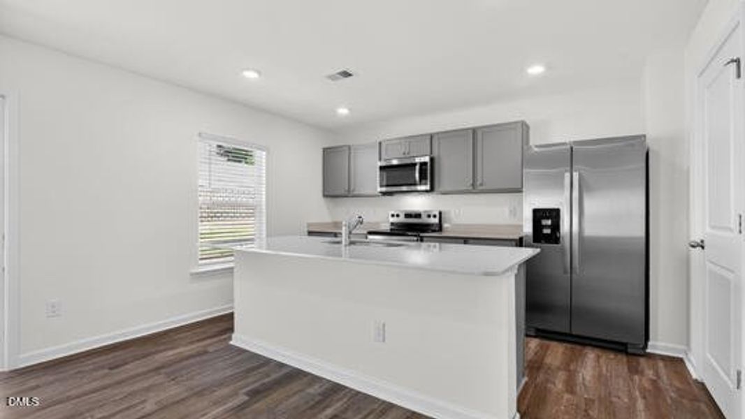 Lawson Glen_Belhaven B_16_Gray_SPEC-025 Lawson Glen_Belhaven B_16_Gray_SPEC-025