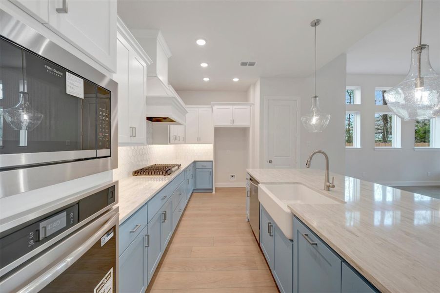 Furnished interior view inside a new home in ARTAVIA - Parkview Collection, Conroe (Image 5).