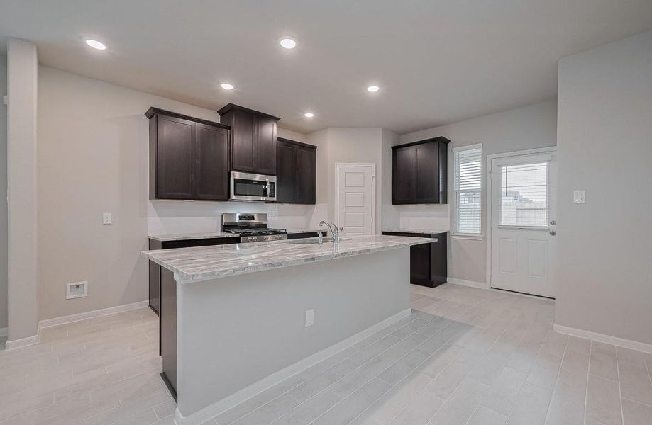 Furnished interior view inside a new home in River Ranch, Dayton (Image 5).