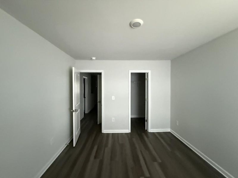 Spacious, unfurnished interior of a new home in , Calhoun (Image 11).