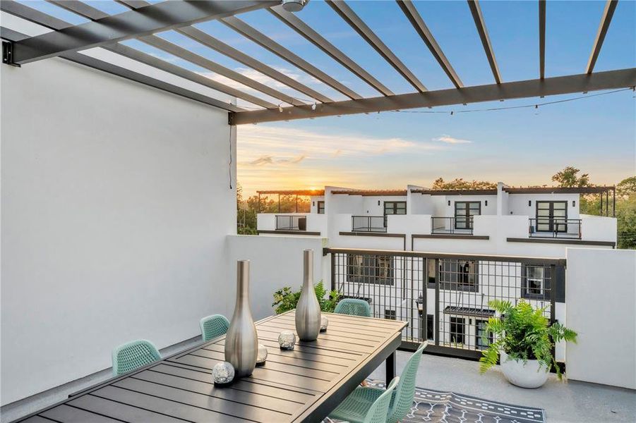 Exterior details and patio area of a home in , Pinellas Park (Image 23).