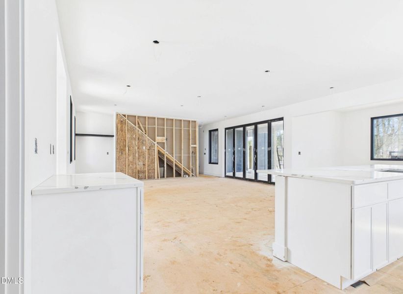 CAM06429G6-PR0007-STILL003-001