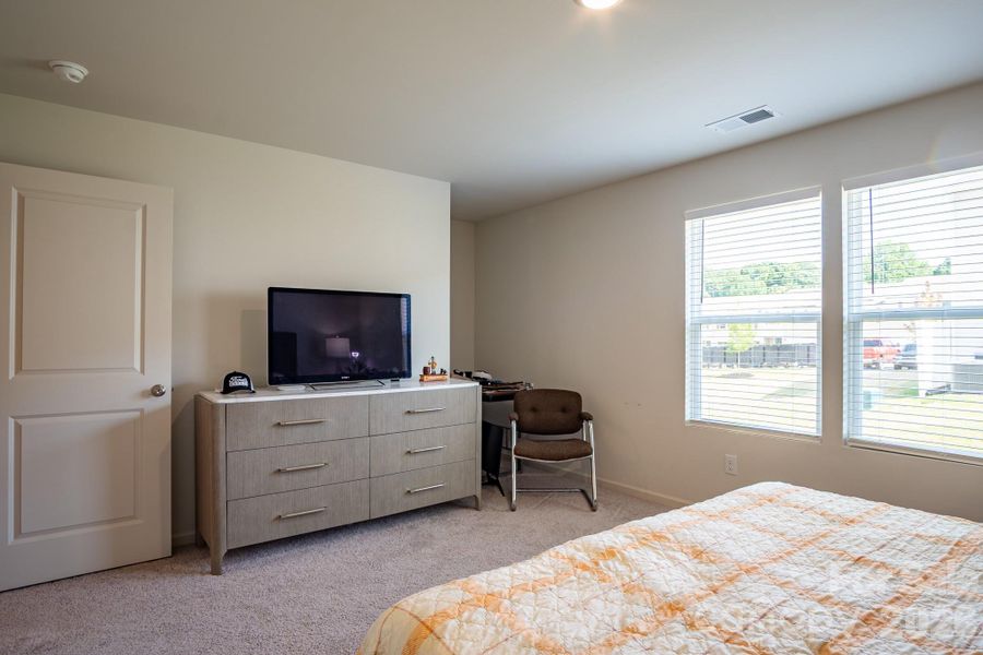 Furnished interior view inside a new home in Trivium, Newton (Image 13).