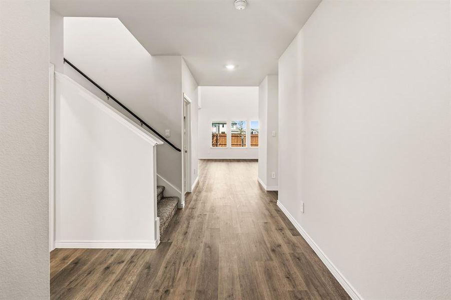 Spacious, unfurnished interior of a new home in The Preserve at Forum, Grand Prairie (Image 6).