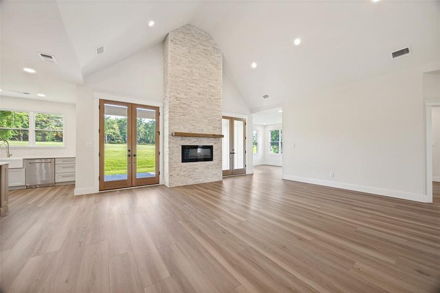 Spacious, unfurnished interior of a new home in , Pottsboro (Image 19).