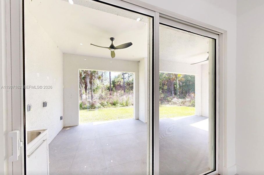 Spacious, unfurnished interior of a new home in , Naples (Image 35).