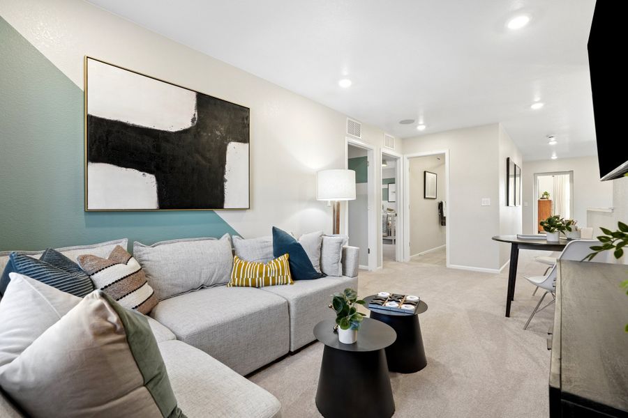 Representative furnished interior of a home built from the Summit by Taylor Morrison in Lake Bluff, Greeley (Image 20).