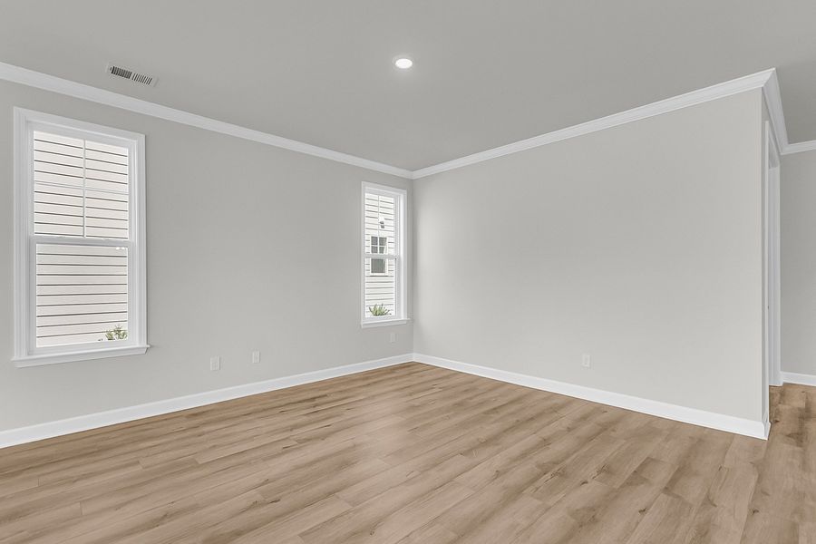 Spacious, unfurnished interior of a new home in Pineland Preserve, Summerville (Image 30).