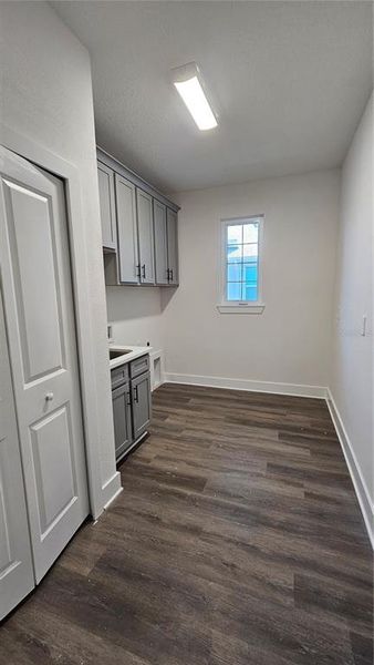 Spacious, unfurnished interior of a new home in , Port Charlotte (Image 9).