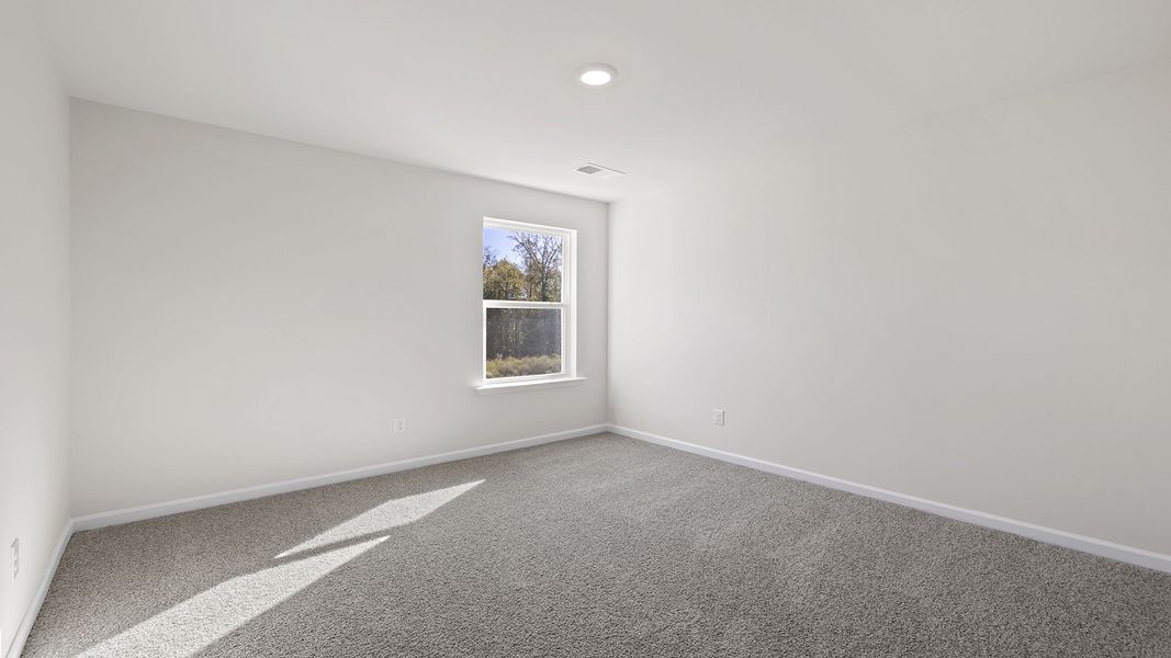 Spacious, unfurnished interior of a new home in Cloverdale Hills, Piedmont (Image 18).