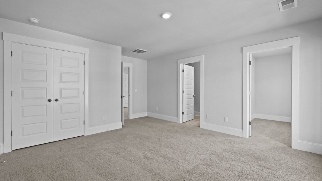 Spacious, unfurnished interior of a new home in Rivers Reach, Yemassee (Image 24).