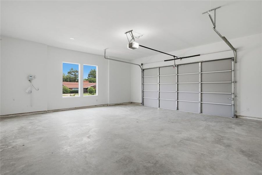 Spacious, unfurnished interior of a new home in , Dallas (Image 37). Spacious, unfurnished interior of a new home in , Dallas (Image 37).