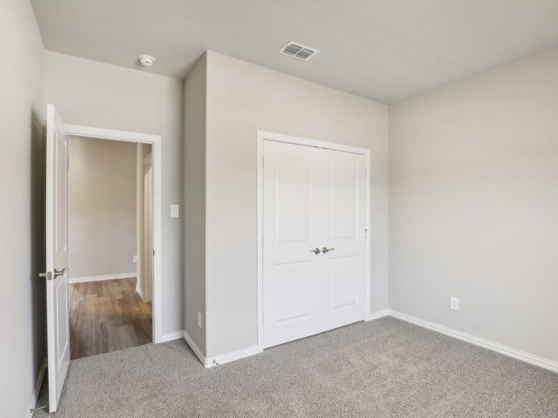 Spacious, unfurnished interior of a new home in Lakehaven - Premier Series, Farmersville (Image 25).