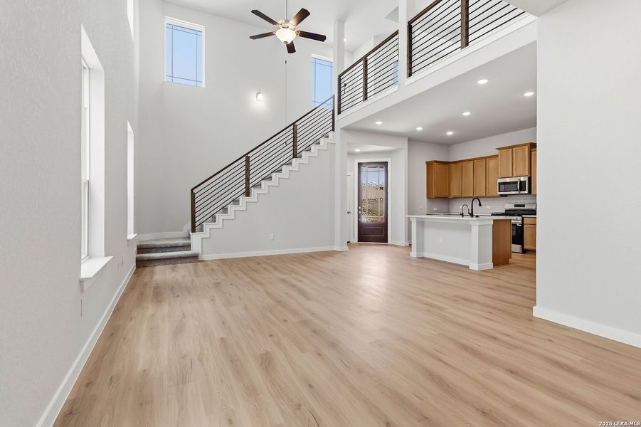 Spacious, unfurnished interior of a new home in Timber Creek, San Antonio (Image 15). Spacious, unfurnished interior of a new home in Timber Creek, San Antonio (Image 15).