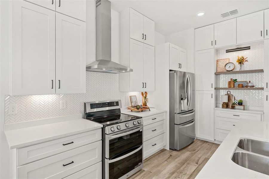 Furnished interior view inside a new home in , Orlando (Image 34). Furnished interior view inside a new home in , Orlando (Image 34).