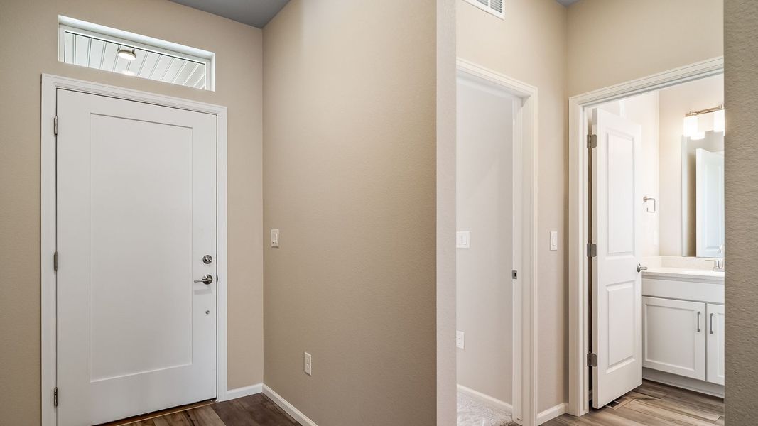 Spacious, unfurnished interior of a new home in The Reserve at Green Valley Ranch Aurora, Aurora (Image 23). Spacious, unfurnished interior of a new home in The Reserve at Green Valley Ranch Aurora, Aurora (Image 23).