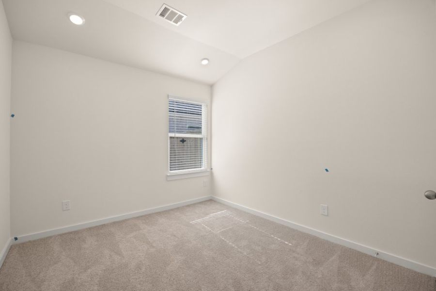 Spacious, unfurnished interior of a new home in Ashland, Houston (Image 26).