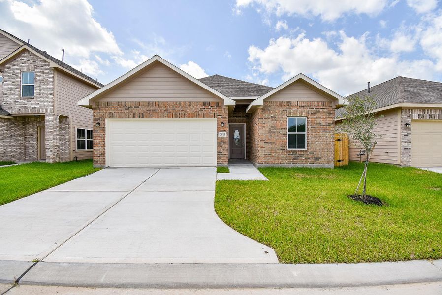 Front exterior of a new home in , Houston, TX, highlighting curb appeal (Image 19). Front exterior of a new home in , Houston, TX, highlighting curb appeal (Image 19).