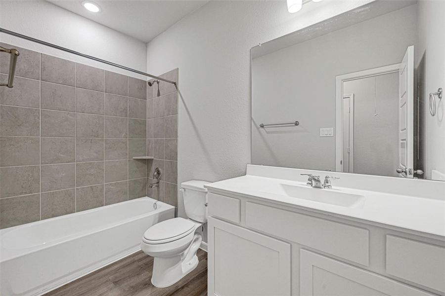 Furnished interior view inside a new home in Rollingbrook Estates, Baytown (Image 8).